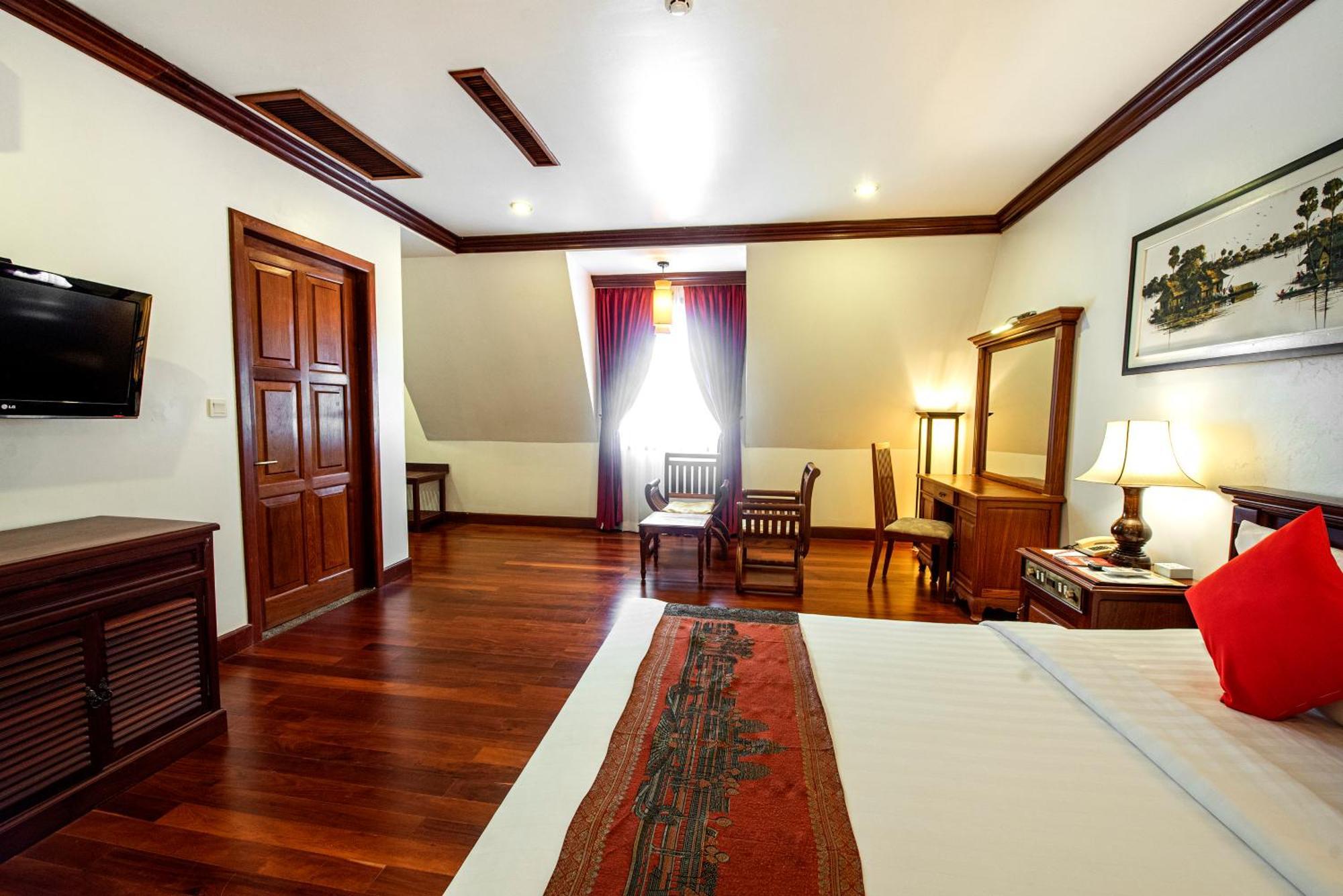 The Suite By Royal Crown Hotel Siem Reap Ngoại thất bức ảnh