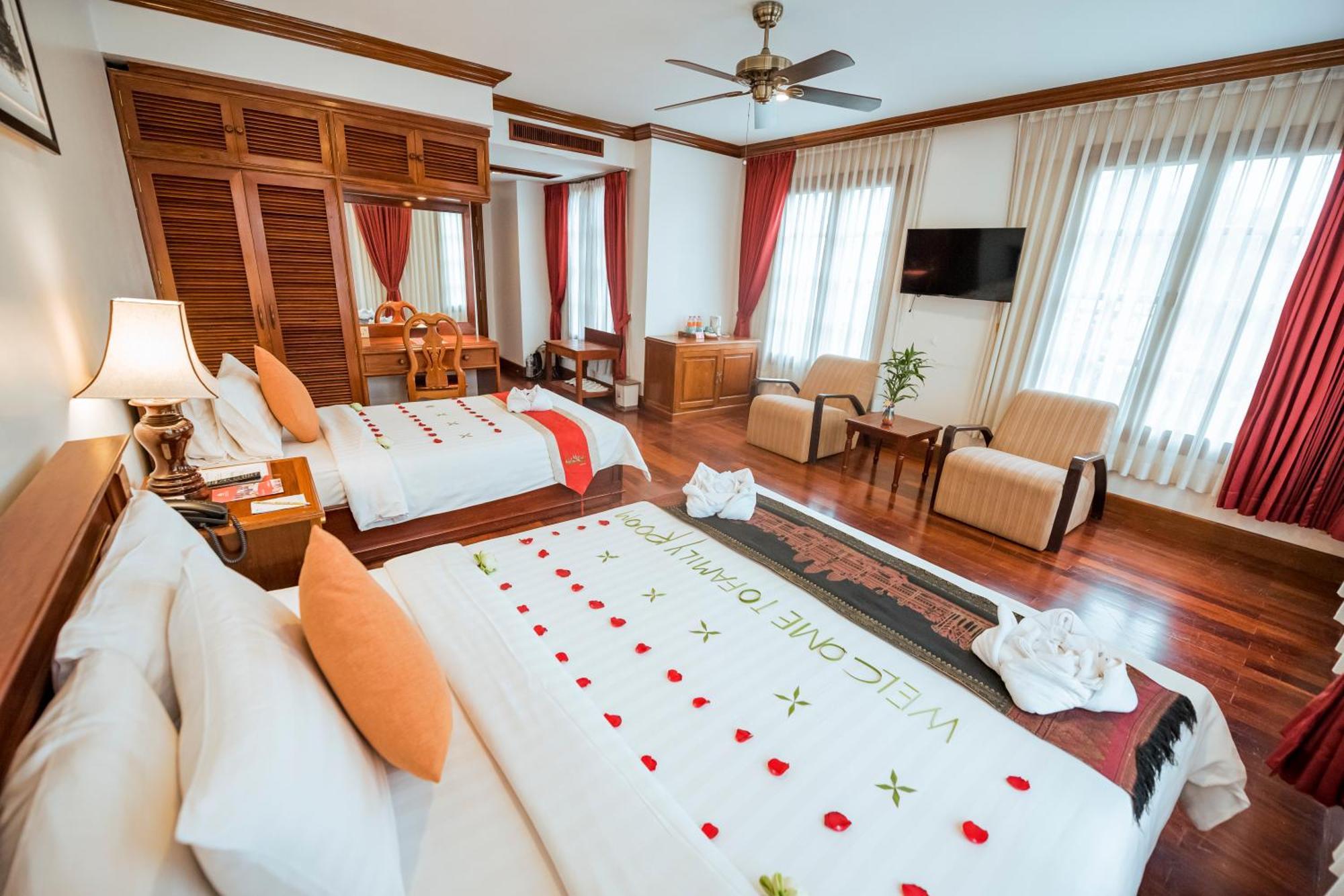 The Suite By Royal Crown Hotel Siem Reap Ngoại thất bức ảnh